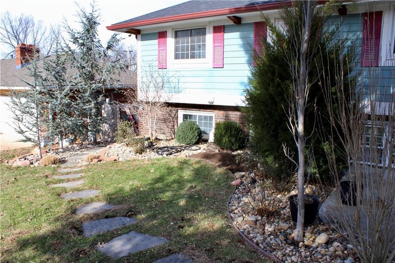 5948 Richmond Ave, Kansas City, KS 66102