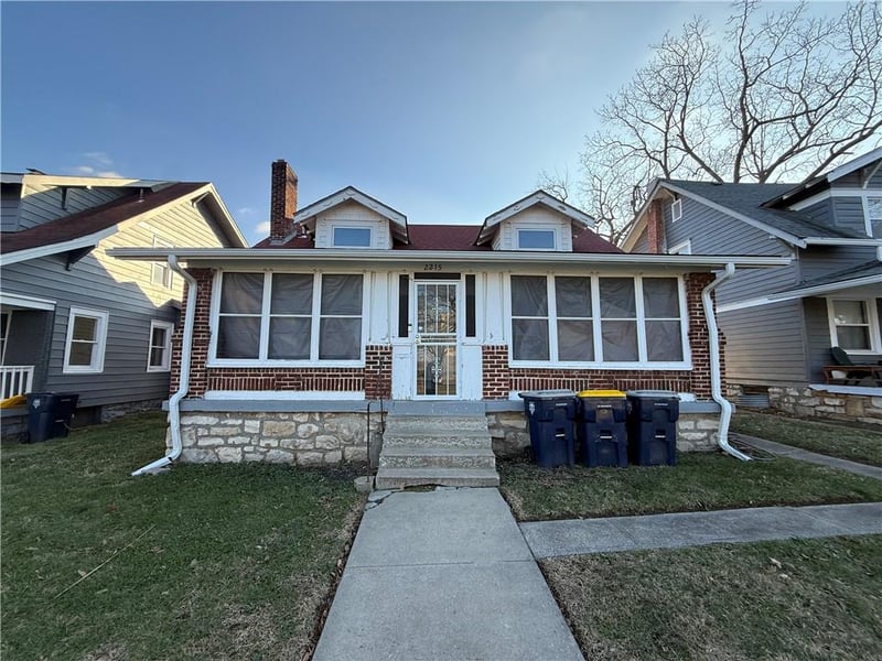 2215 Meyer Blvd, Kansas City, MO 64132