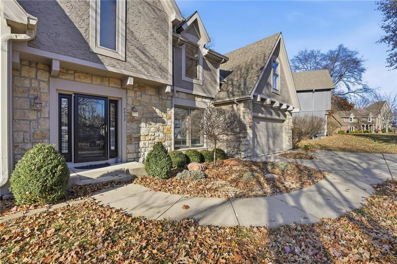 7432 Granby Ave, Kansas City, MO 64151