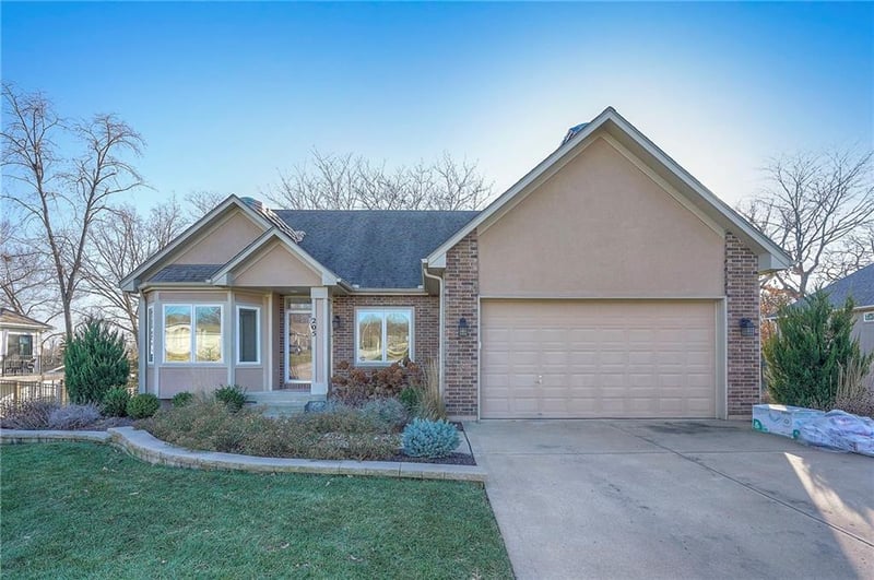 205 126th St, Kansas City, MO 64145