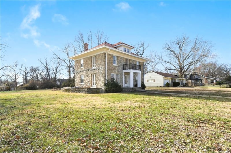 4215 61st St, Kansas City, MO 64130