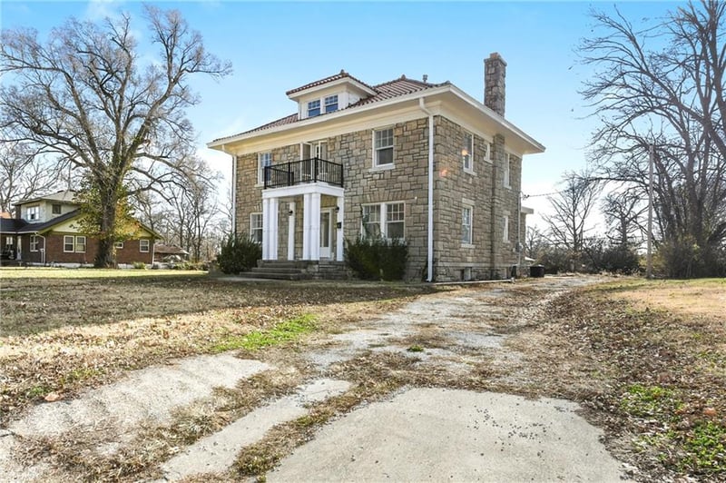 4215 61st St, Kansas City, MO 64130