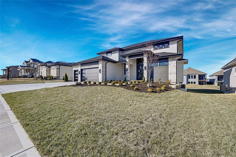 15364 161st Ter, Olathe, KS 66062