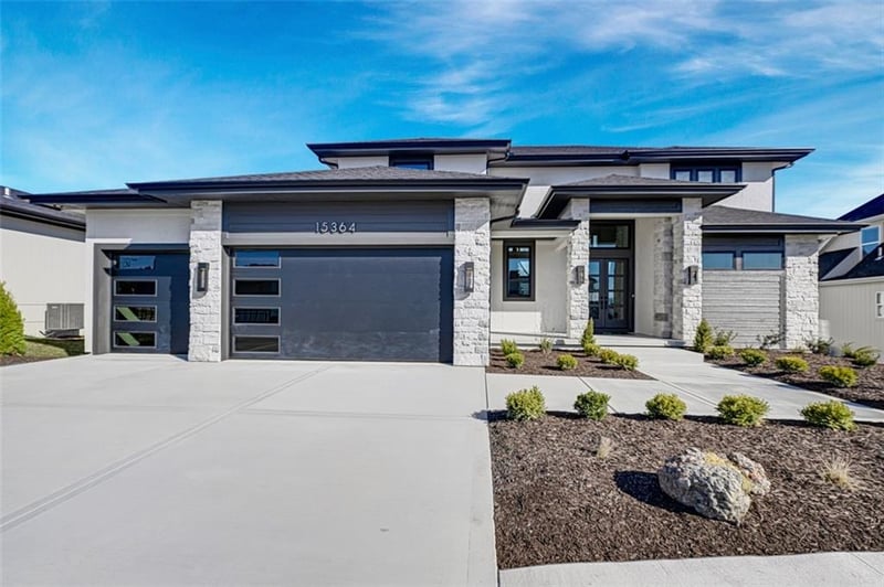 15364 161st Ter, Olathe, KS 66062