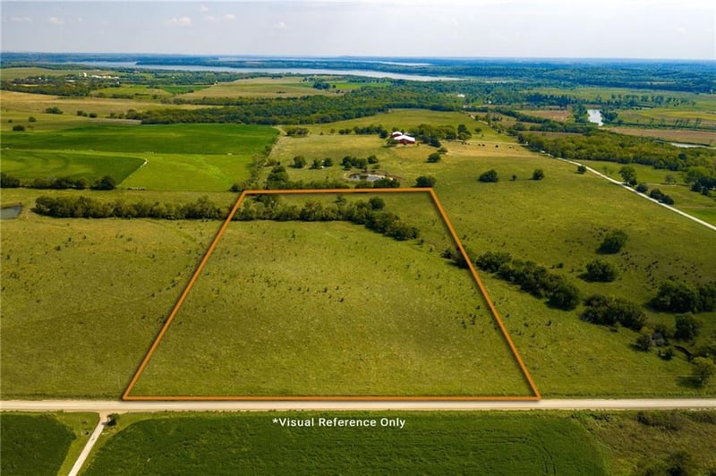 1230 100 Rd, Berryton, KS 66409