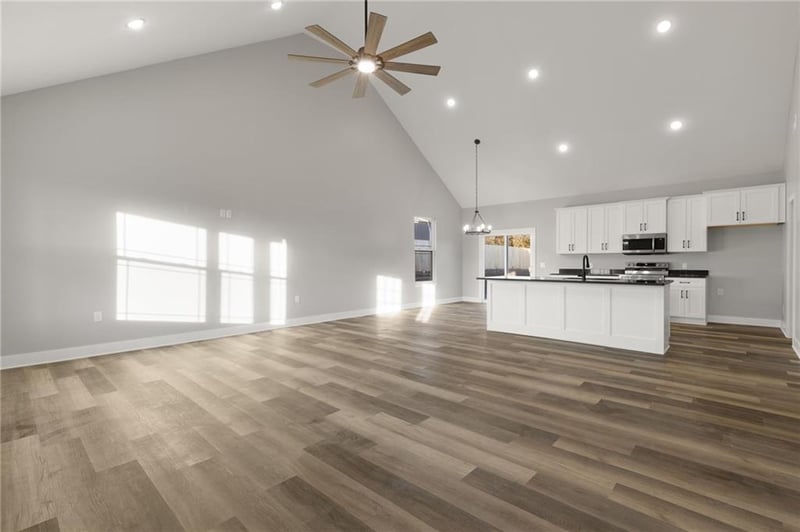 327 51 Rd, Warrensburg, MO 64093