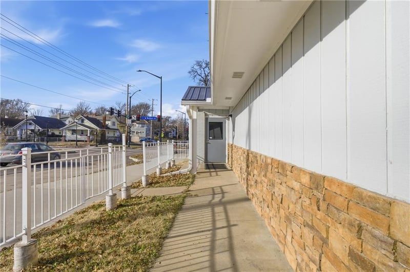 1196 Washburn Ave, Topeka, KS 66604