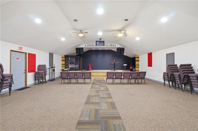 1196 Washburn Ave, Topeka, KS 66604