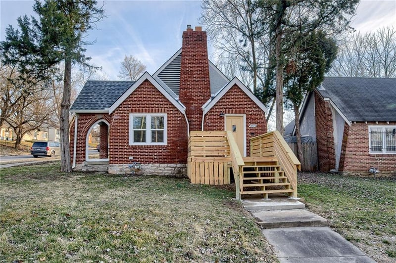 2819 E 63rd St, Kansas City, MO 64130