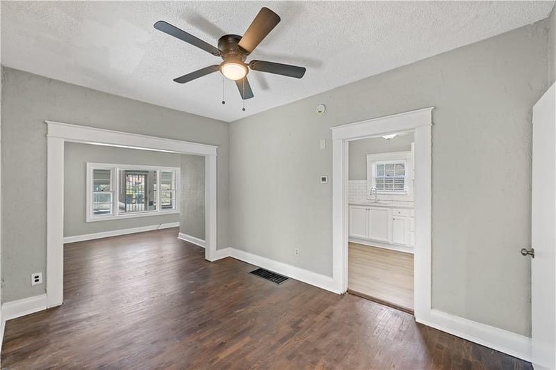 6821 Bales Ave, Kansas City, MO 64132