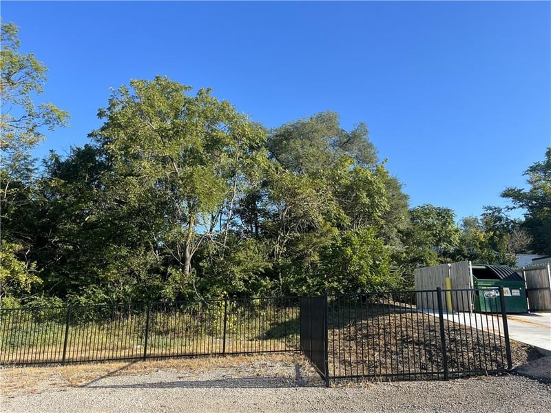 6406 87th St, Kansas City, MO 64138