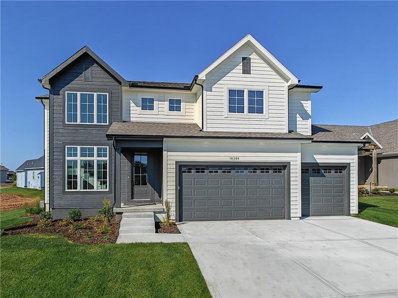 16388 Elmridge St, Olathe, KS 66062