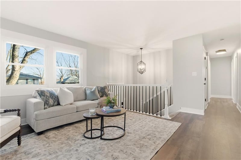 400 Sharon Dr, Lee's Summit, MO 64063