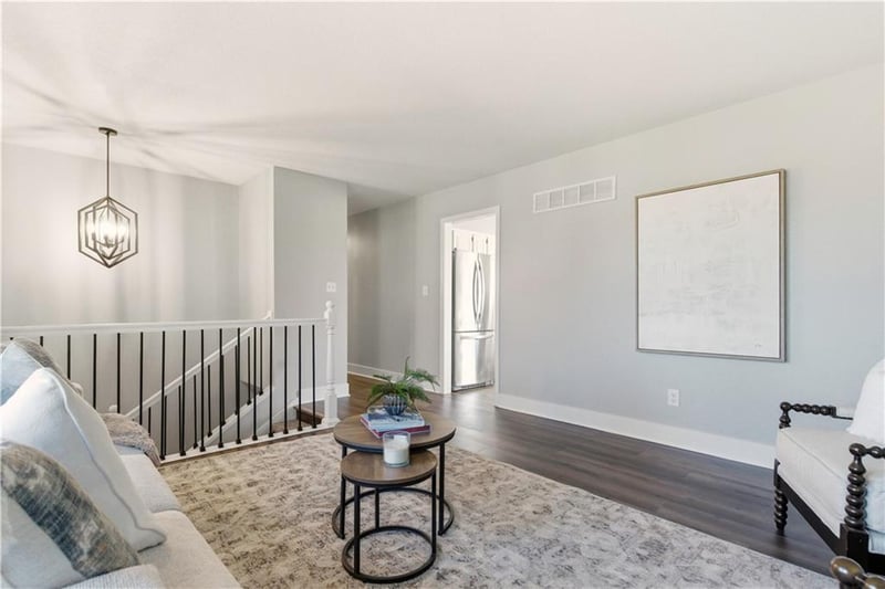 400 Sharon Dr, Lee's Summit, MO 64063