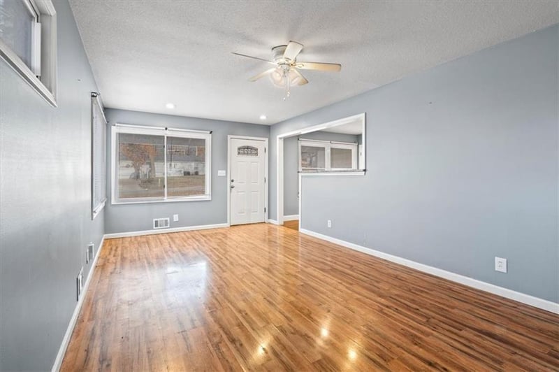 225 Whittier St, Kansas City, MO 64119