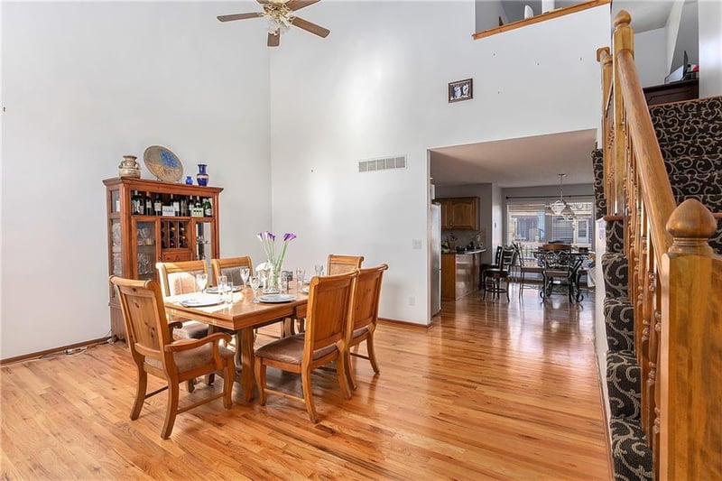 5420 Rainbow Ct, Lee's Summit, MO 64064