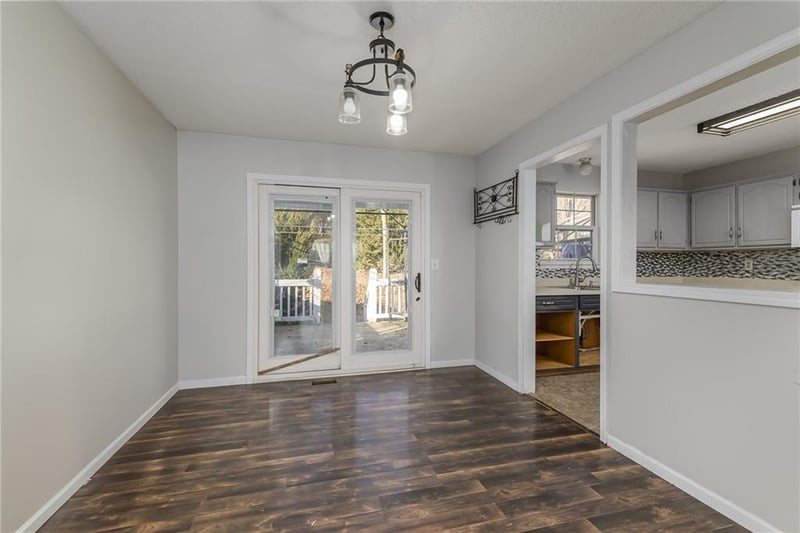 2204 19th Ter, Leavenworth, KS 66048