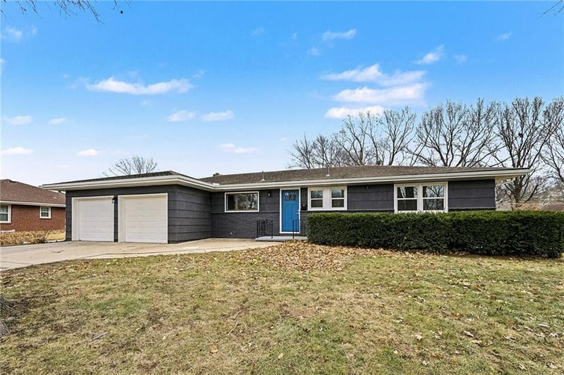 1933 N 83rd Ter, Kansas City, KS 66112