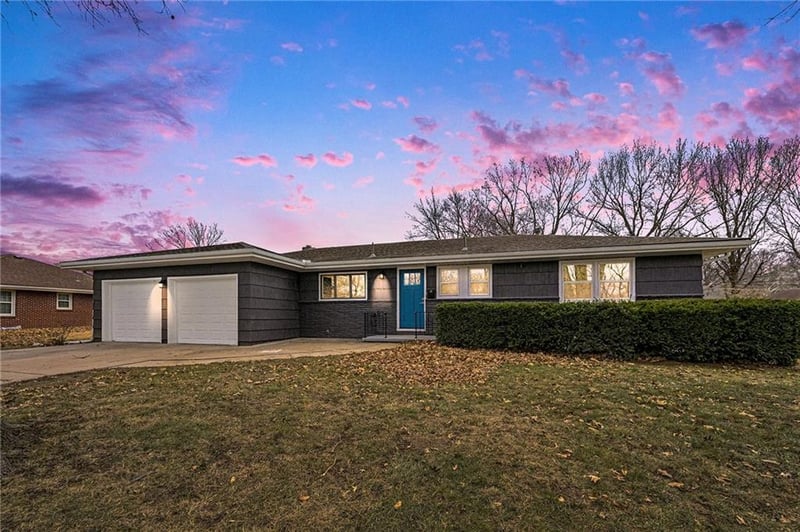 1933 N 83rd Ter, Kansas City, KS 66112