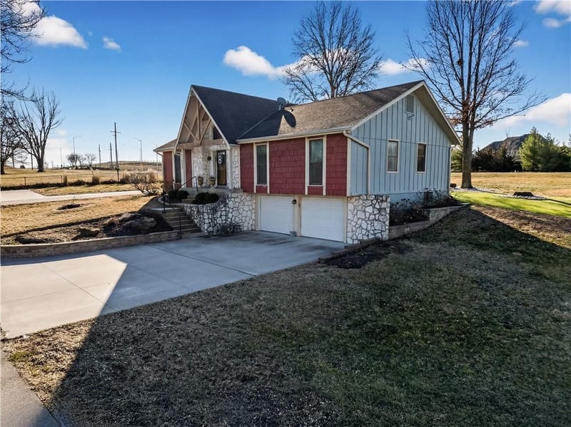 10500 167th St, Overland Park, KS 66221