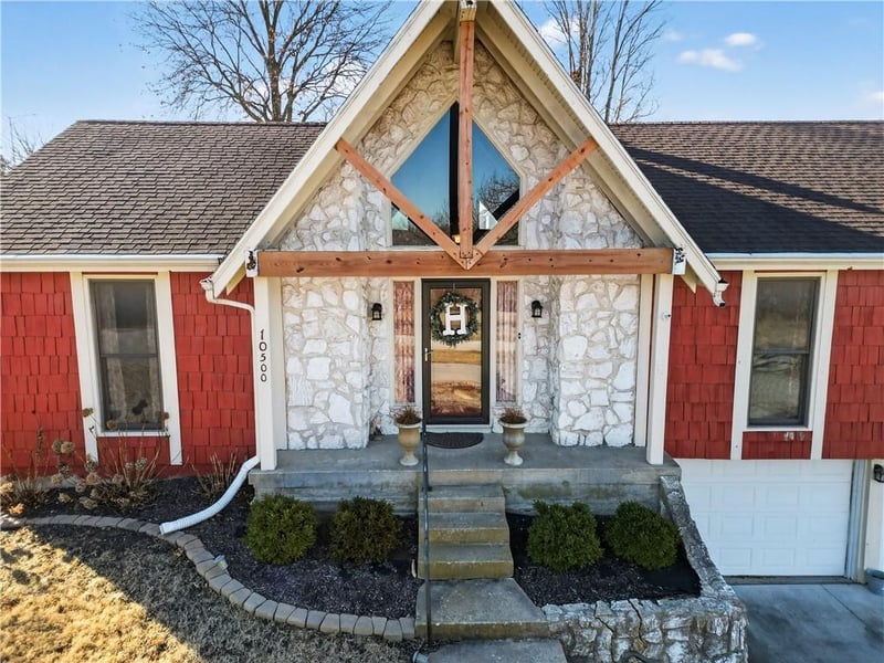 10500 167th St, Overland Park, KS 66221