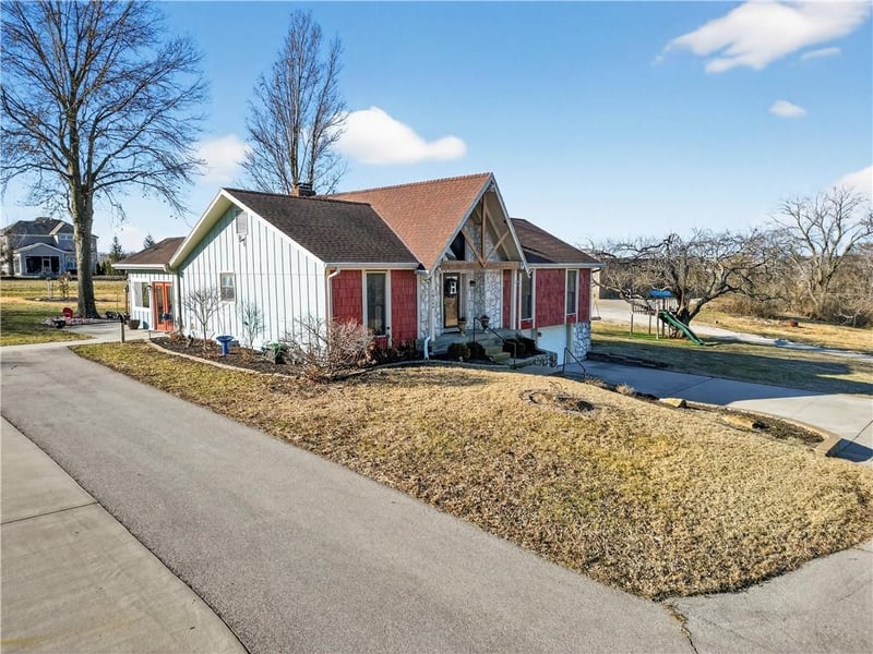 10500 167th St, Overland Park, KS 66221