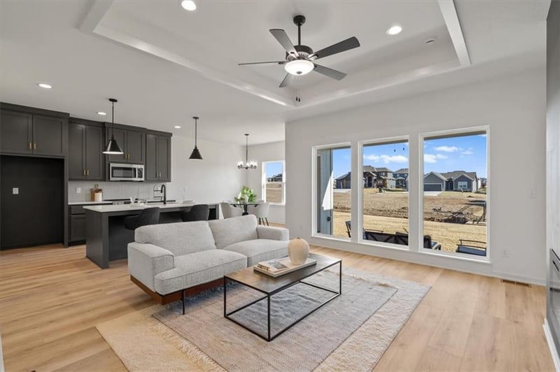 2607 Firefly Ln, Lee's Summit, MO 64082