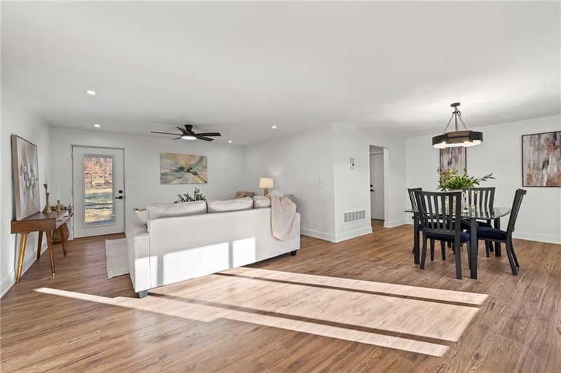 16 82nd St, Kansas City, MO 64118