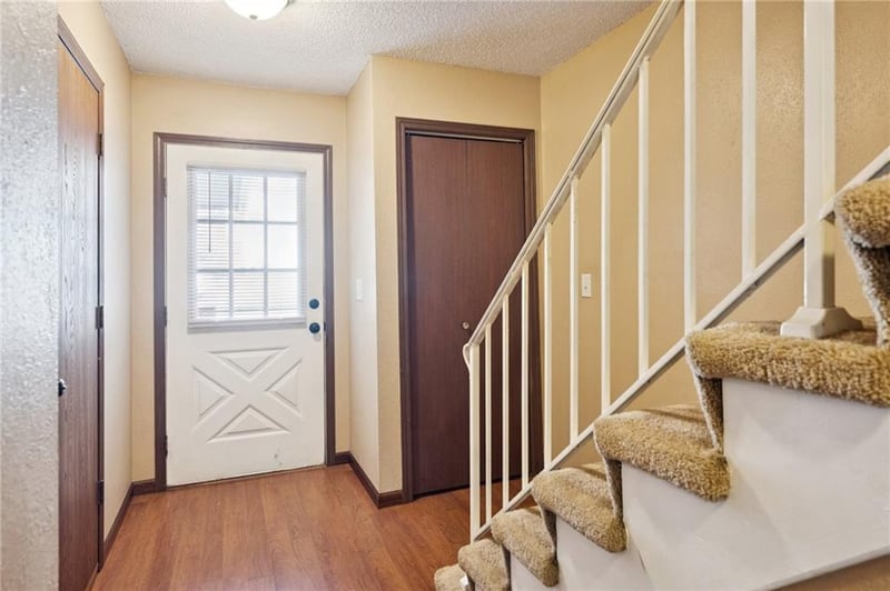 6813 Mokane Ave, Kansas City, MO 64151