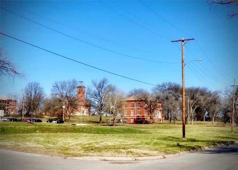 1833 33rd St, Kansas City, KS 66104