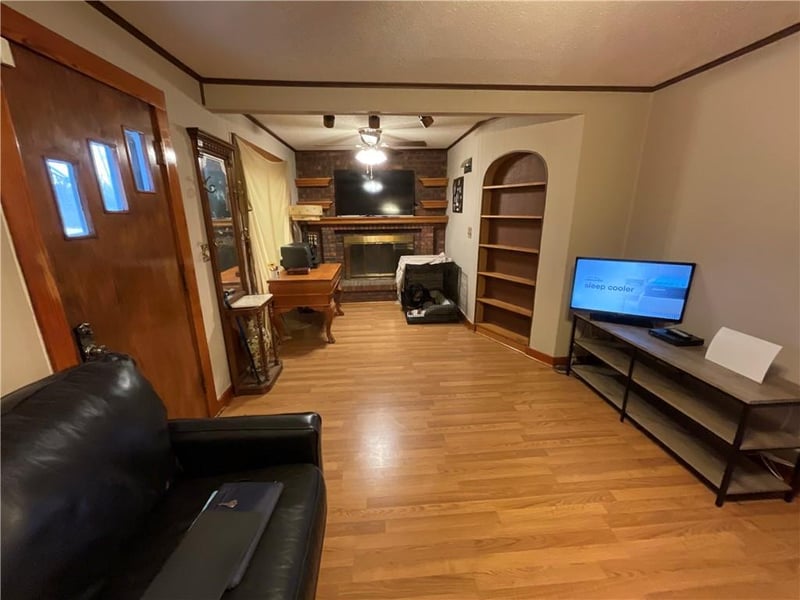806 Utley Ave, Kansas City, MO 64125