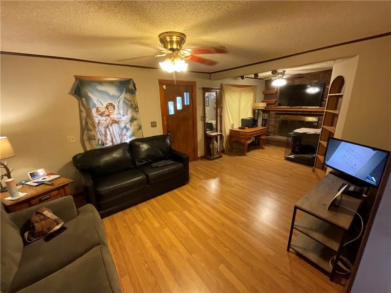 806 Utley Ave, Kansas City, MO 64125