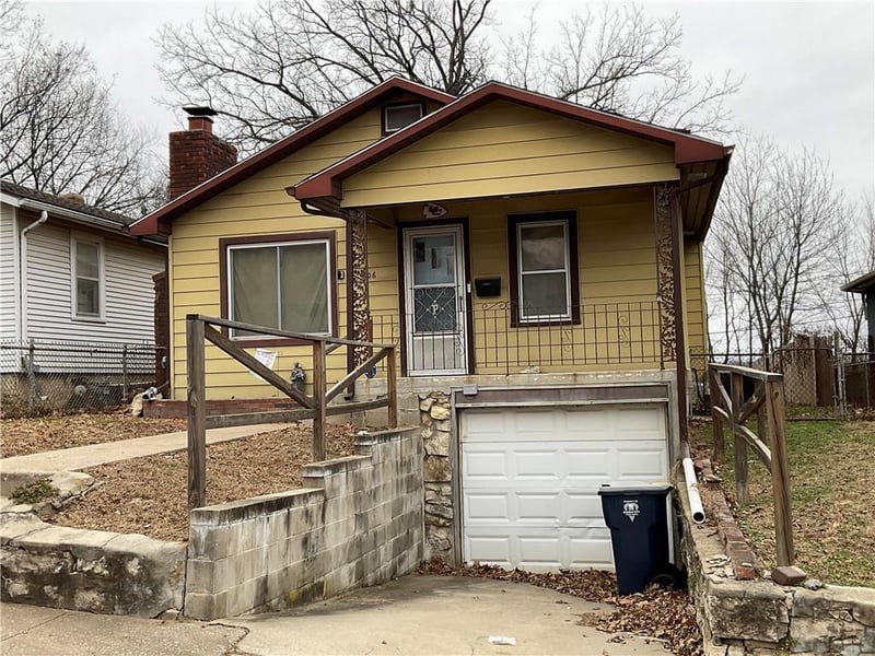 806 Utley Ave, Kansas City, MO 64125