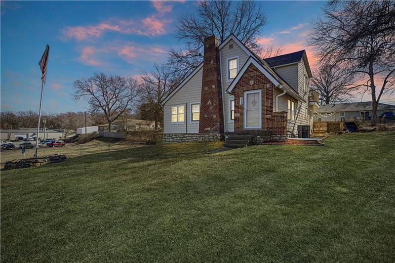 4925 Metropolitan Ave, Kansas City, KS 66106