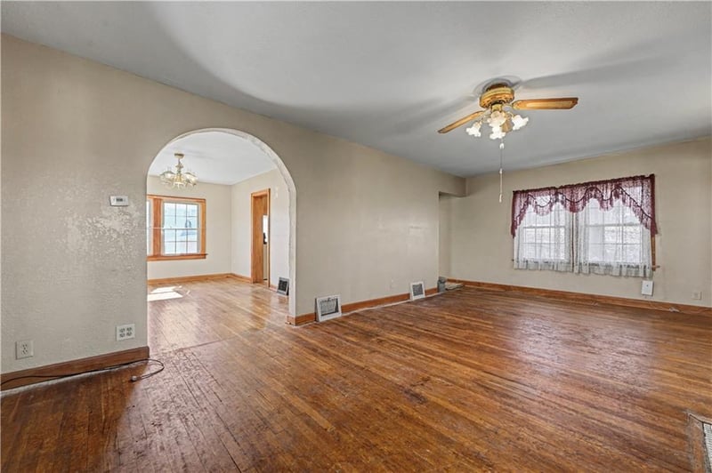 4925 Metropolitan Ave, Kansas City, KS 66106