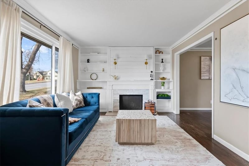 7641 Antioch Rd, Overland Park, KS 66204