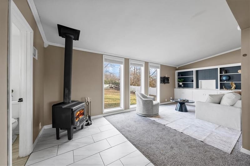 7641 Antioch Rd, Overland Park, KS 66204