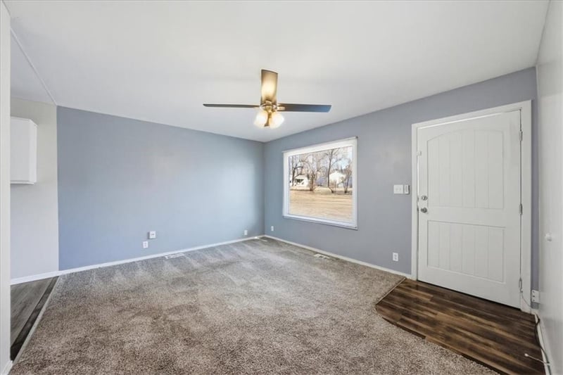 9220 Mckinley St, Kansas City, MO 64138