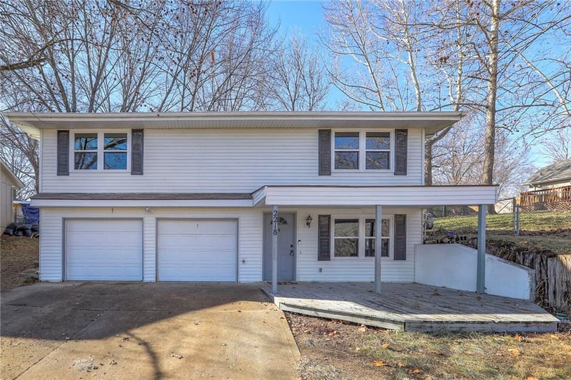 2218 Liberty Landing Rd, Liberty, MO 64068