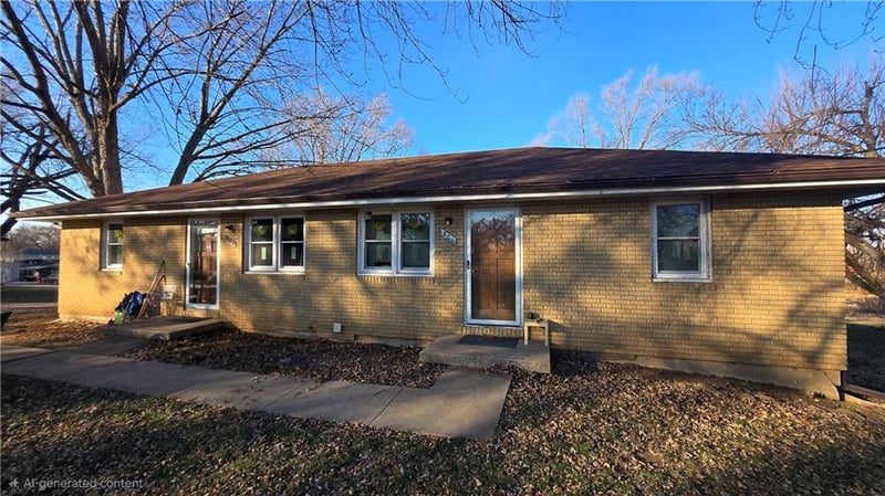 300-302 Hazel St, Buckner, MO 64016