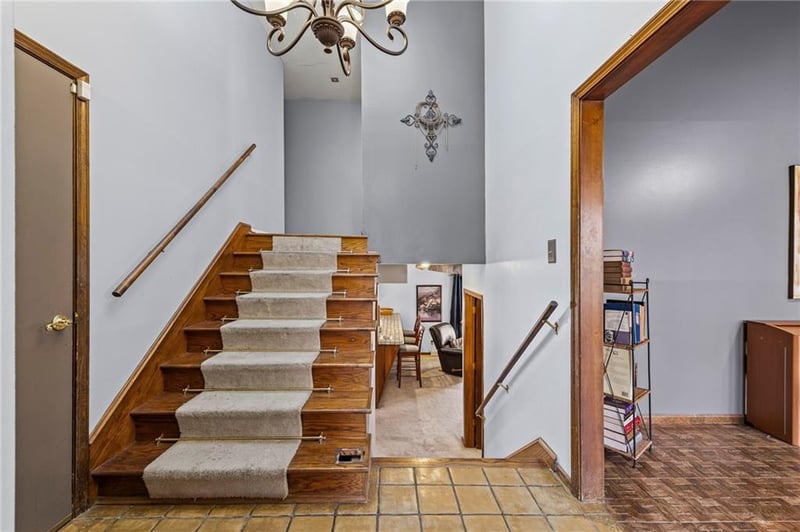 1910 NW 45th St, Riverside, MO 64150