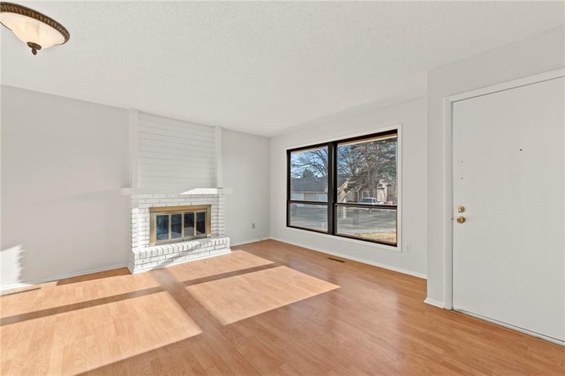 12742 108th Pl, Overland Park, KS 66210