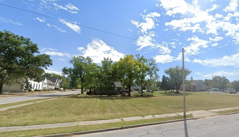 400 Green St, Lee's Summit, MO 64063