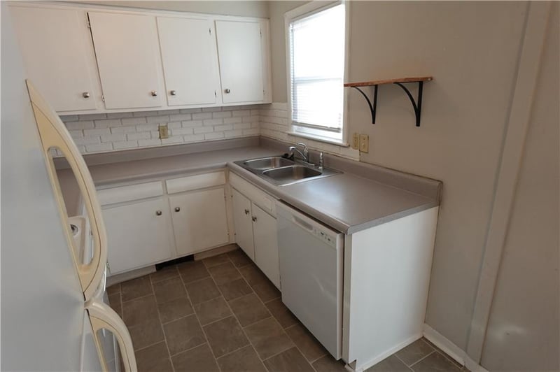 503 Colonel Dr, Independence, MO 64050