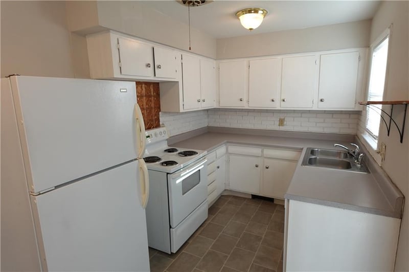 503 Colonel Dr, Independence, MO 64050