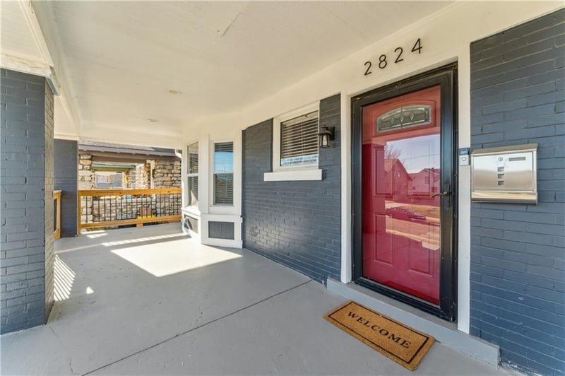 2824 Tracy Ave, Kansas City, MO 64109