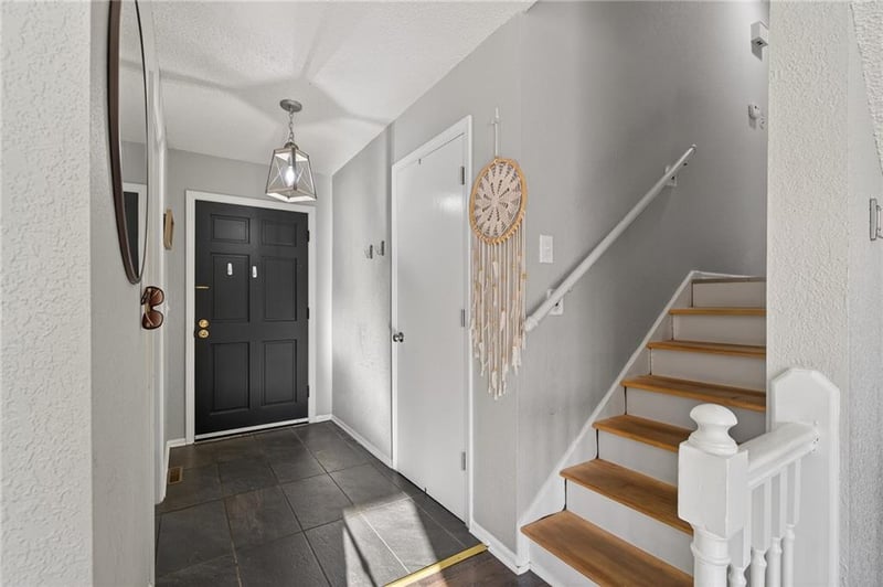 7921 Yecker St, Kansas City, KS 66102