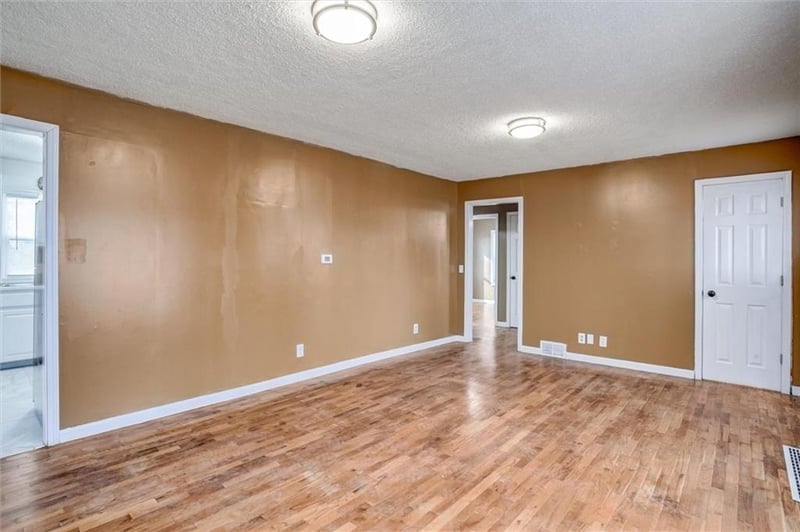 4928 Topping Ave, Kansas City, MO 64119