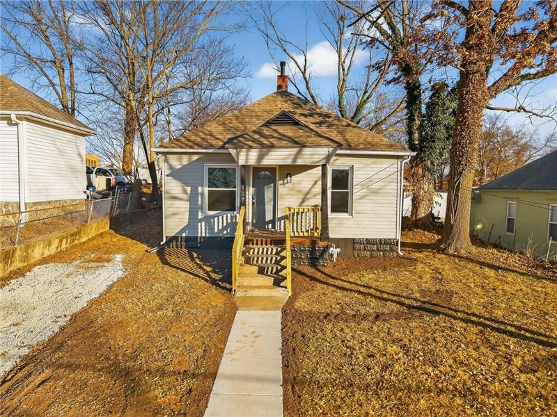 127 Neconi Ave, Bonner Springs, KS 66012