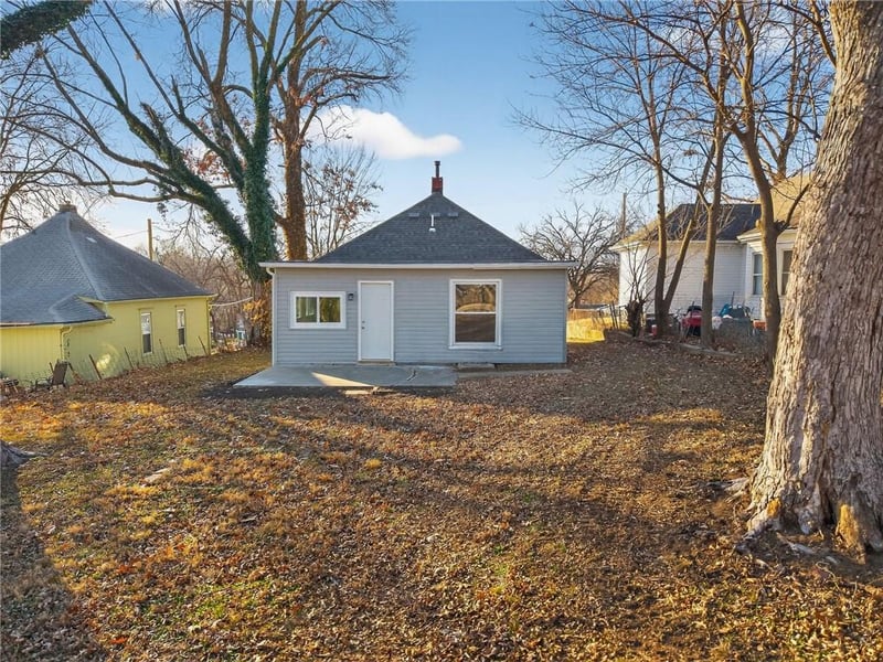 127 Neconi Ave, Bonner Springs, KS 66012